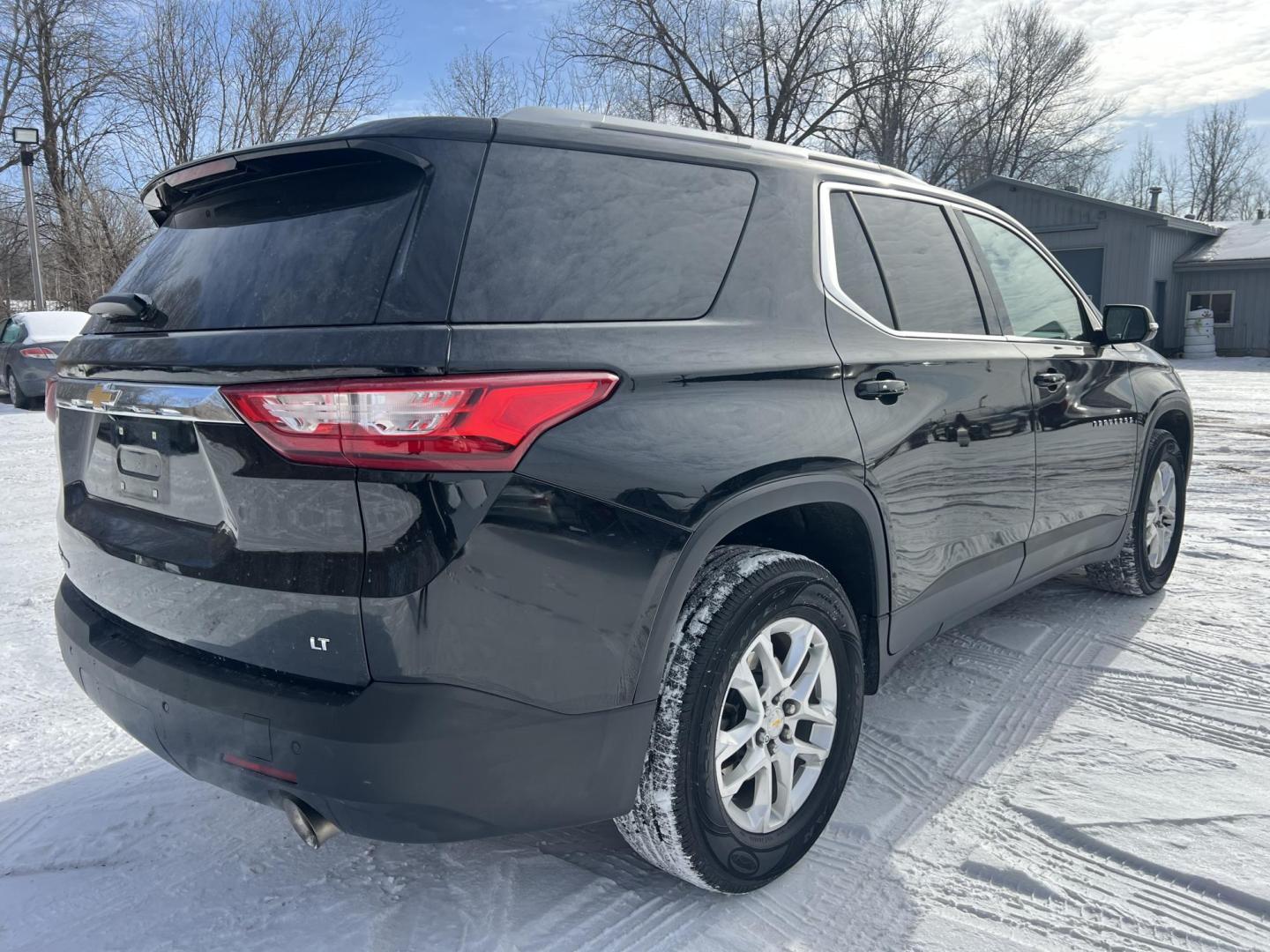 2018 Chevrolet Traverse LT Cloth AWD (1GNEVGKW4JJ) with an 3.6L V6 DOHC 24V engine, 9A transmission, located at 17255 hwy 65 NE, Ham Lake, MN, 55304, 0.000000, 0.000000 - Photo#4