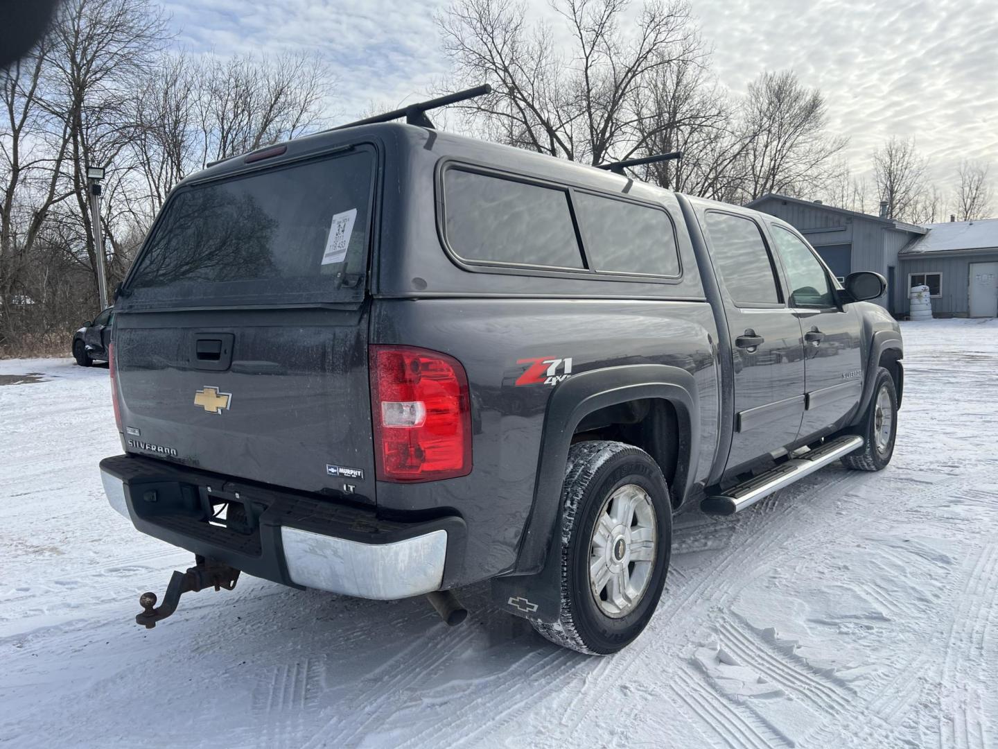 2011 Chevrolet Silverado 1500 LT Crew Cab 4WD (3GCPKSE35BG) with an 5.3L V8 OHV 16V FFV engine, 4-Speed Automatic transmission, located at 17255 hwy 65 NE, Ham Lake, MN, 55304, 0.000000, 0.000000 - Photo#4