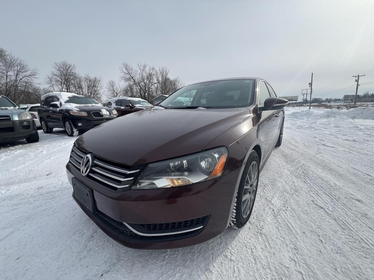 2012 Volkswagen Passat 2.5L SE MT (1VWBH7A36CC) with an 2.5L L5 DOHC 2OV engine, 5-Speed Manual transmission, located at 17255 hwy 65 NE, Ham Lake, MN, 55304, 0.000000, 0.000000 - Photo#0