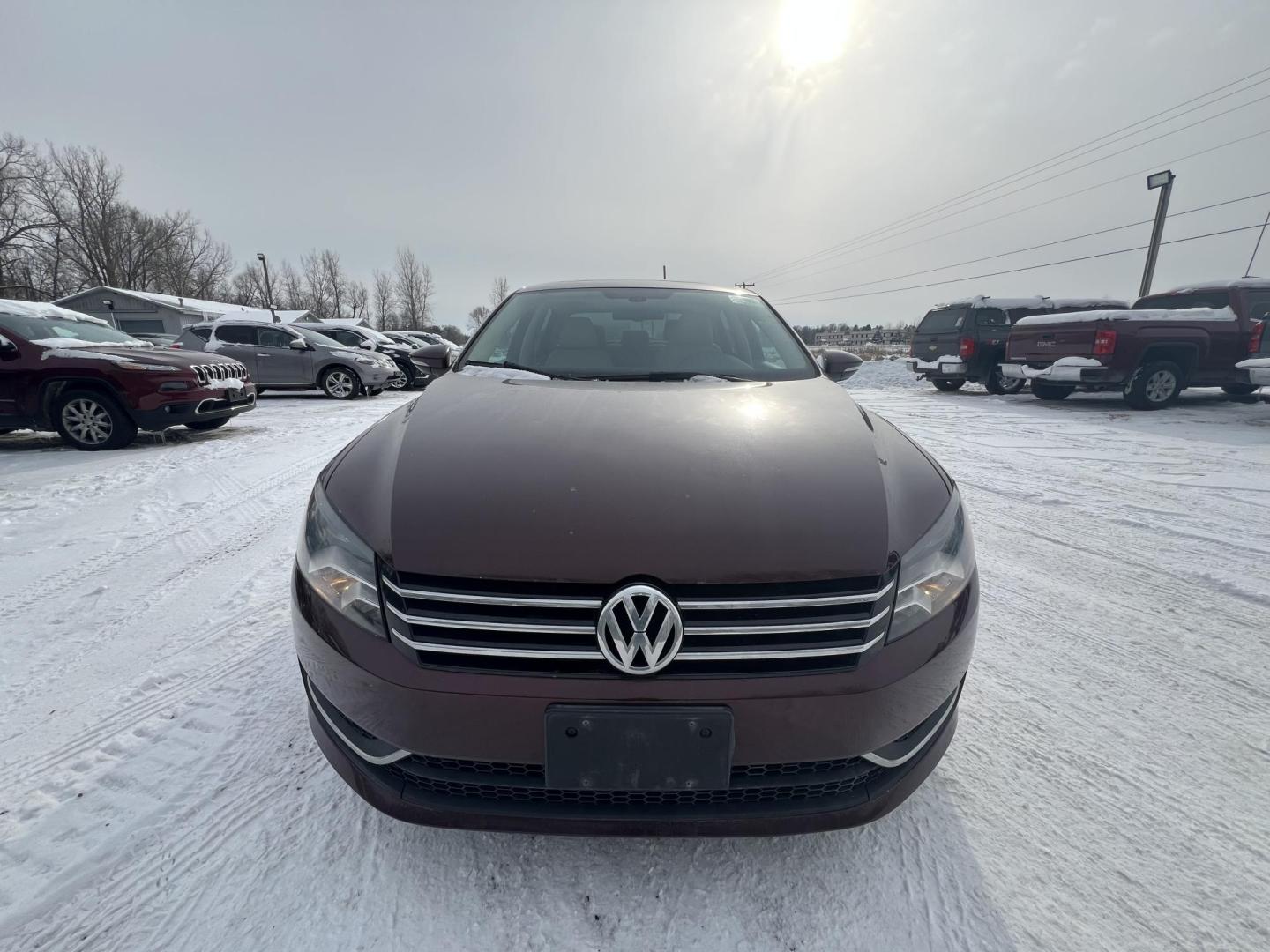 2012 Volkswagen Passat 2.5L SE MT (1VWBH7A36CC) with an 2.5L L5 DOHC 2OV engine, 5-Speed Manual transmission, located at 17255 hwy 65 NE, Ham Lake, MN, 55304, 0.000000, 0.000000 - Photo#7