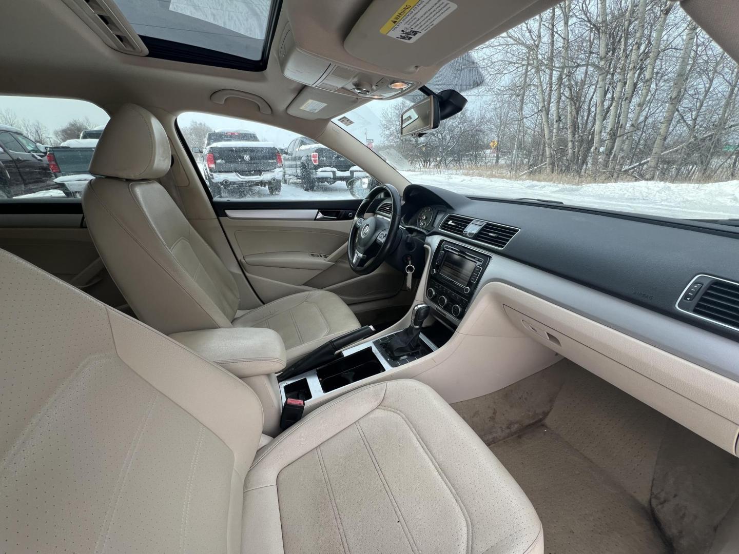 2012 Volkswagen Passat 2.5L SE MT (1VWBH7A36CC) with an 2.5L L5 DOHC 2OV engine, 5-Speed Manual transmission, located at 17255 hwy 65 NE, Ham Lake, MN, 55304, 0.000000, 0.000000 - Photo#15