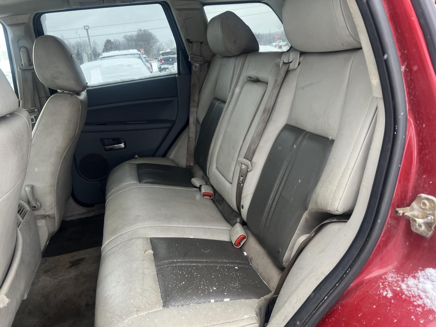 2005 Red Jeep Grand Cherokee Limited 4WD (1J4HR58285C) with an 5.7L V8 OHV 16V engine, 5-Speed Automatic Overdrive transmission, located at 17255 hwy 65 NE, Ham Lake, MN, 55304, 0.000000, 0.000000 - Photo#10