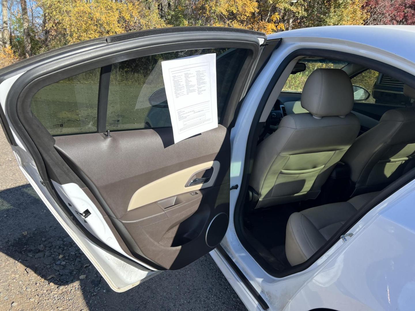 2011 White Chevrolet Cruze 2LT (1G1PH5S98B7) with an 1.4L L4 DOHC 16V TURBO engine, 6-Speed Manual transmission, located at 17255 hwy 65 NE, Ham Lake, MN, 55304, 0.000000, 0.000000 - Photo#9